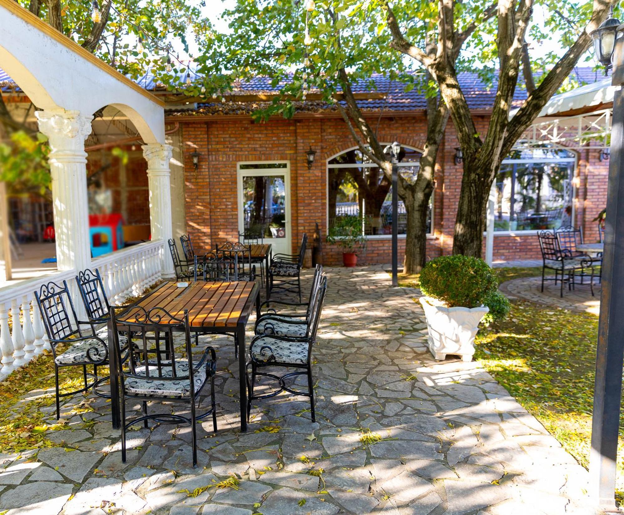 Hotel Paradise Shkodër 外观 照片