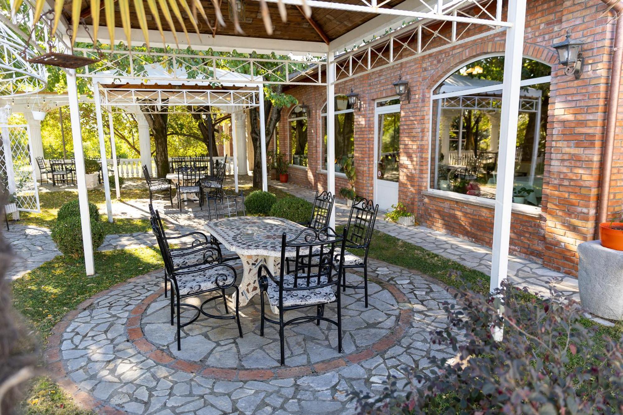 Hotel Paradise Shkodër 外观 照片