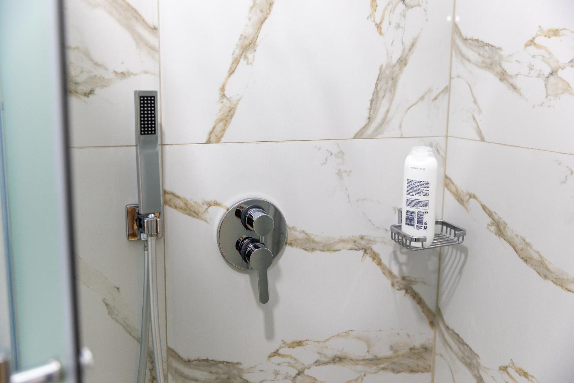 Hotel Paradise Shkodër 外观 照片